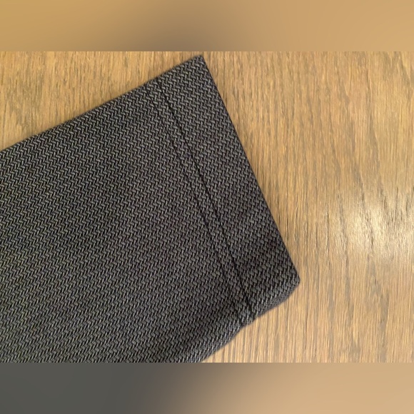 Men’s Perry Ellis grey stretch 1/4 zip pullover. - Picture 6 of 11